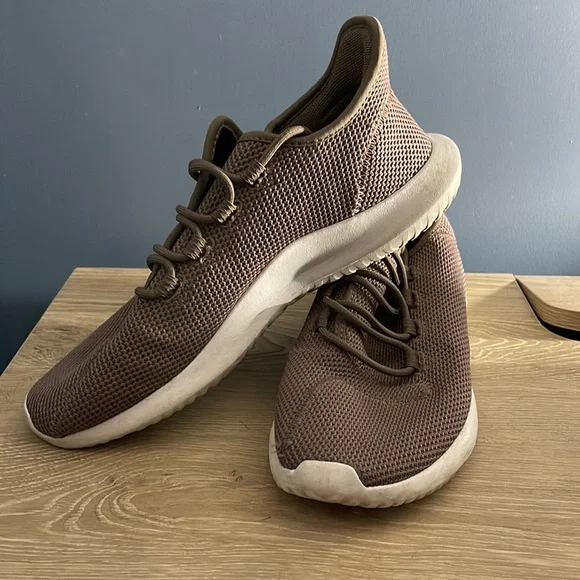 Men’s Tan Adidas Sneakers - Picture 3 of 5